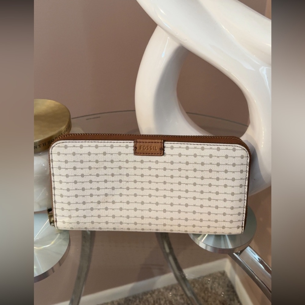 Fossil Emma RFID Large Zip Wallet